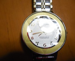 アイザックバレンチノの腕時計です。